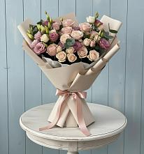 Букет бодрость в Ангарске Букет цветов из:  Розы и Лизиантусы в Ангарске