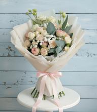 Букет цветов из:  Розы и Лизиантусы в Ангарске