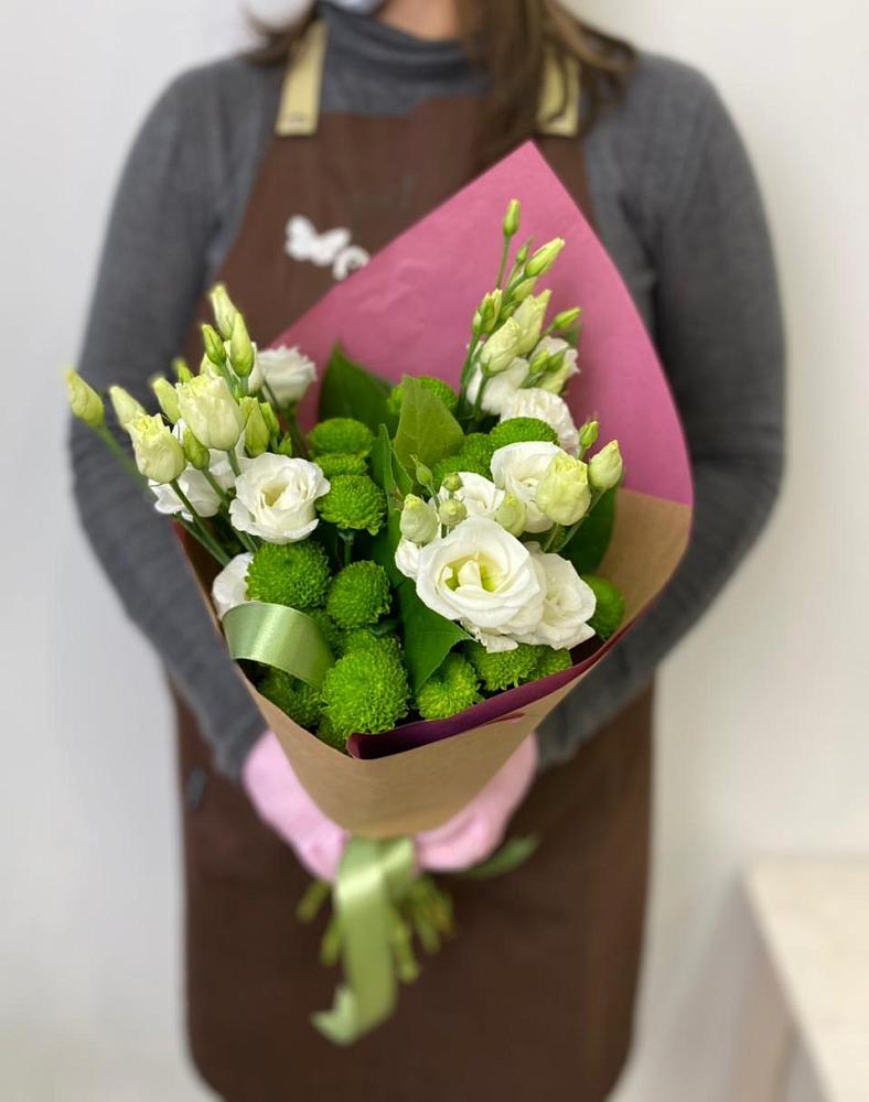 Букет цветов из: Хризантемы и Лизиантусы в Ангарске