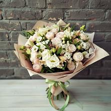 Букет нежное ассорти в Ангарске Букет цветов из:  Альстромерии, Розы и Хризантемы в Ангарске
