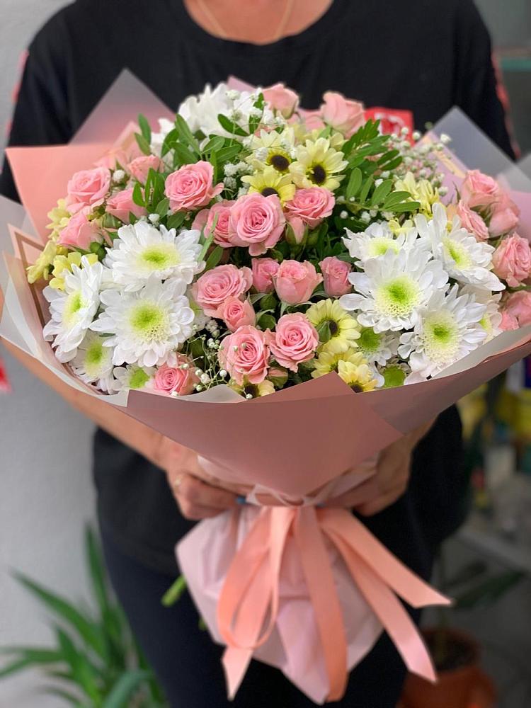 Букет цветов из: Розы и Хризантемы в Ангарске