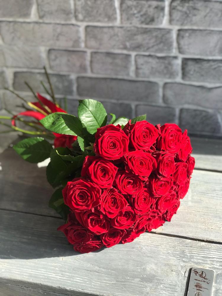 Букет Красные розы Фридом в Ангарске