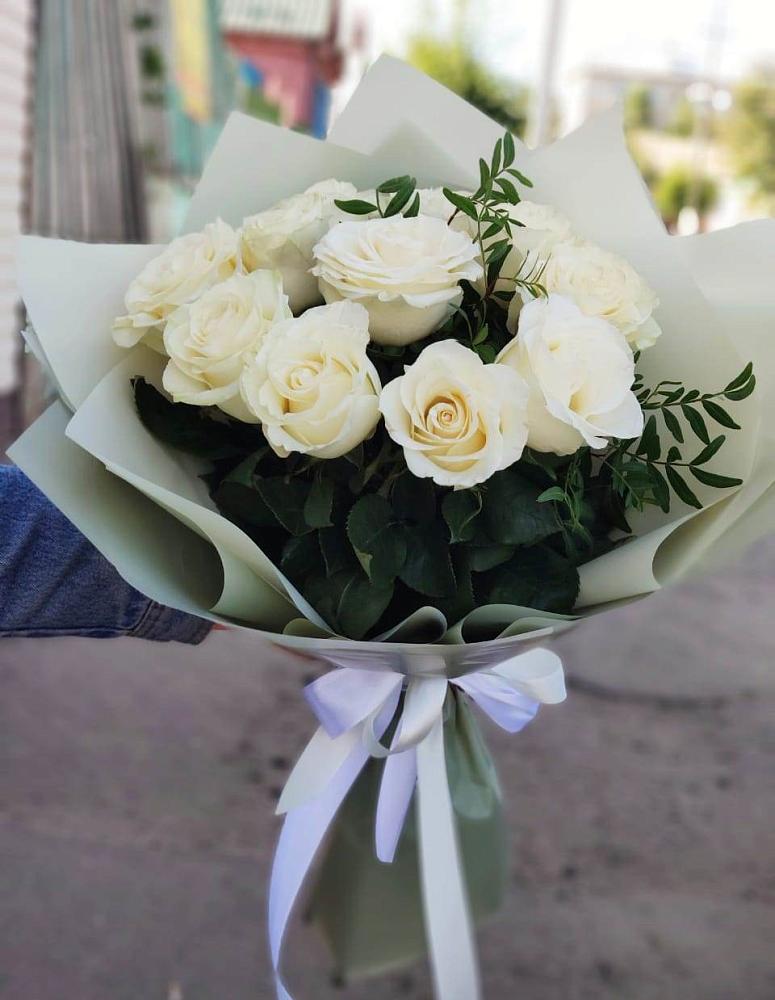 Белые розы Проуд в Ангарске Букет Белые розы Проуд в Ангарске