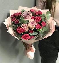 Букет восхищение в Ангарске Букет цветов из:  Гвоздики и Розы в Ангарске