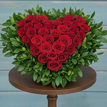 Цветочная композиция из Розы в виде сердца в Ангарске