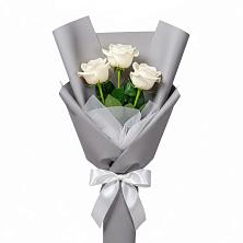 Букет 3 белые розы в Ангарске Букет 3 белые розы в Ангарске