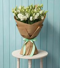 Букет цветов из:  Лизиантусы в Ангарске