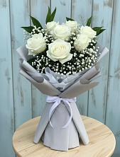 Букет из белых роз в Ангарске Букет цветов из:  Розы в Ангарске