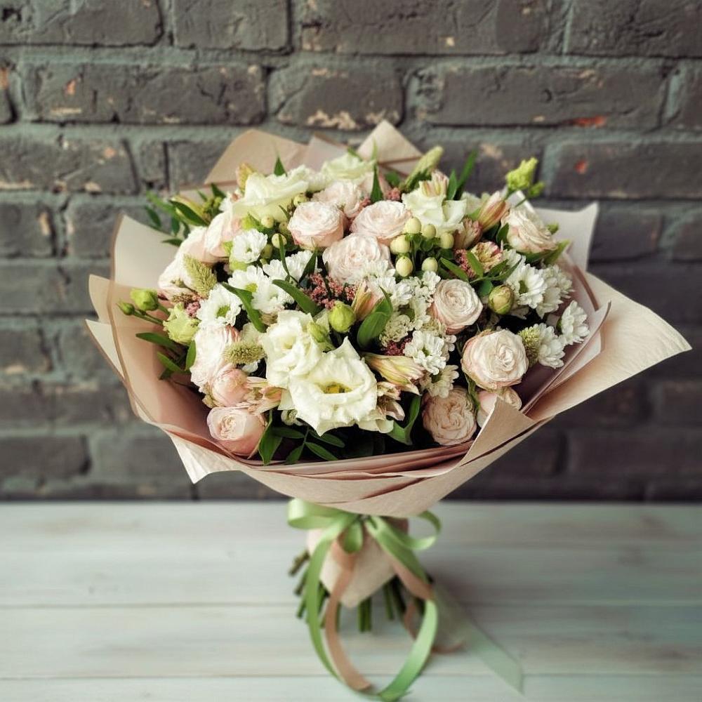 Букет нежное ассорти в Ангарске Букет цветов из: Альстромерии, Розы и Хризантемы в Ангарске