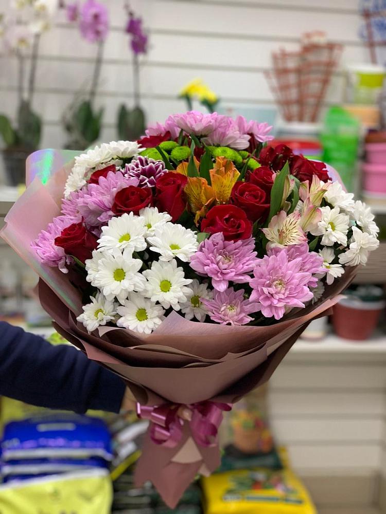 Букет салют цветов в Ангарске Букет цветов из: Розы, Хризантемы и Альстромерии в Ангарске