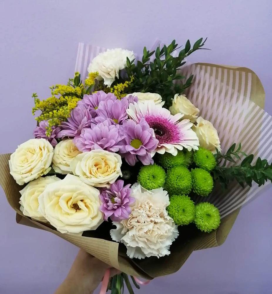 Букет цветов из: Хризантемы, Розы, Гвоздики и Герберы в Ангарске