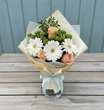 Букет герберы и розы в Ангарске Букет цветов из:  Герберы, Розы и Хризантемы в Ангарске