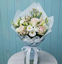 Букет очаровательный аромат в Ангарске Букет цветов из:  Розы и Лизиантусы в Ангарске