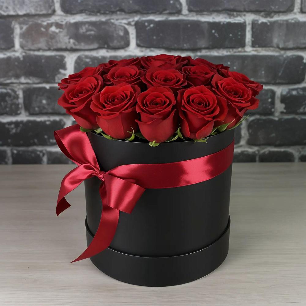 Композиция исключительность в Ангарске Цветочная композиция из Розы в шляпной коробке в Ангарске