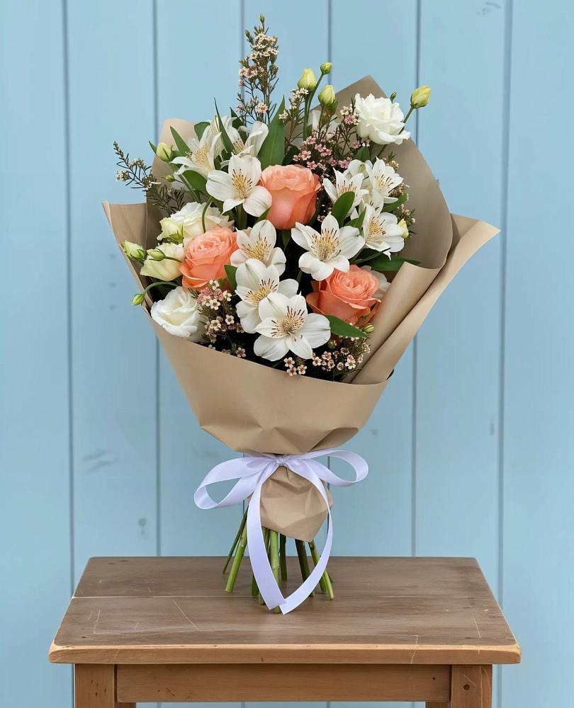 Букет цветов из: Альстромерии, Лизиантусы, Розы и Хризантемы в Ангарске