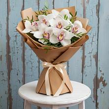 Букет Белые орхидеи в Ангарске Букет цветов из:  Орхидеи и Розы в Ангарске